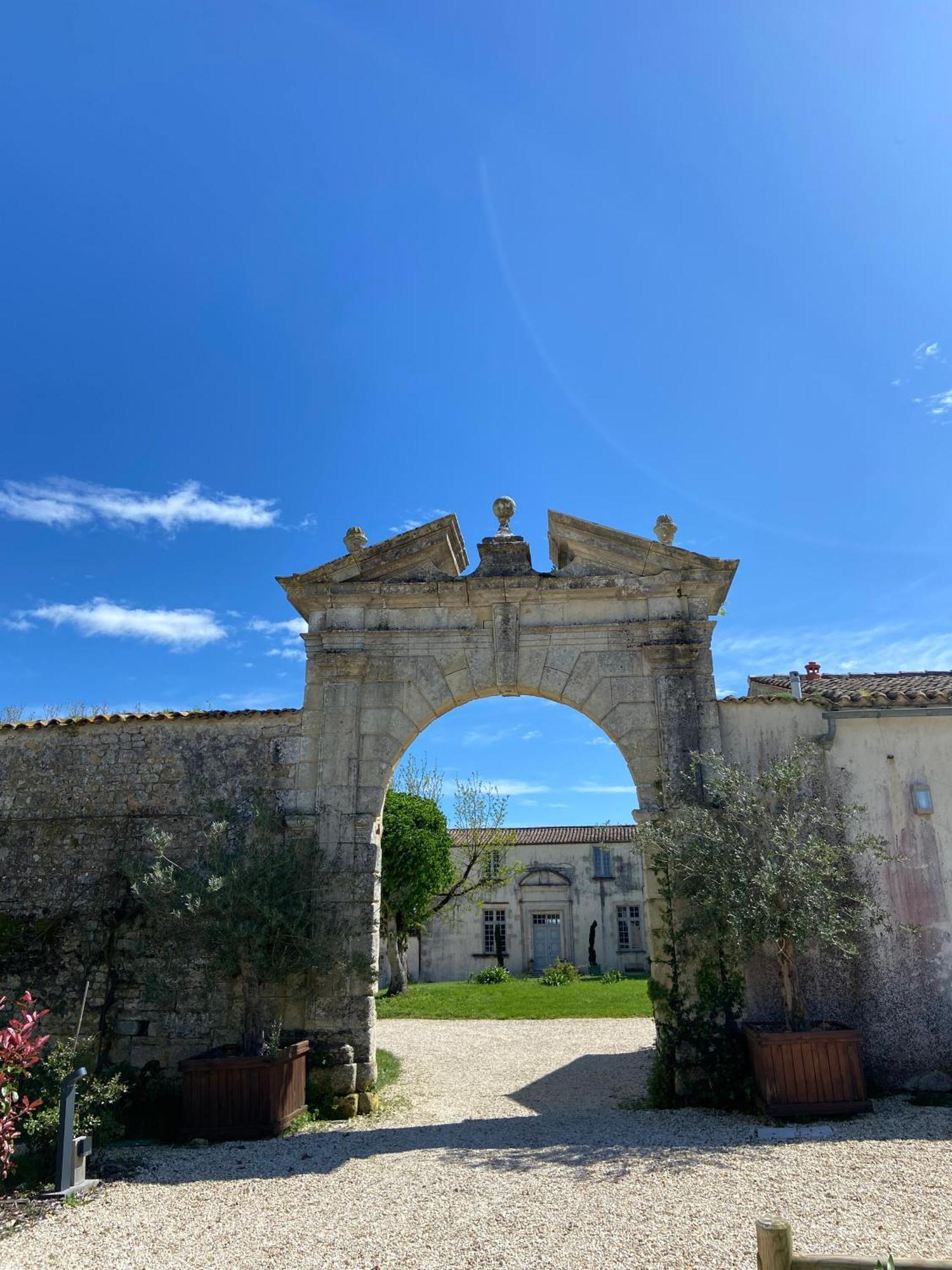 Chateau De Feusse Saint-Just-Luzac ภายนอก รูปภาพ