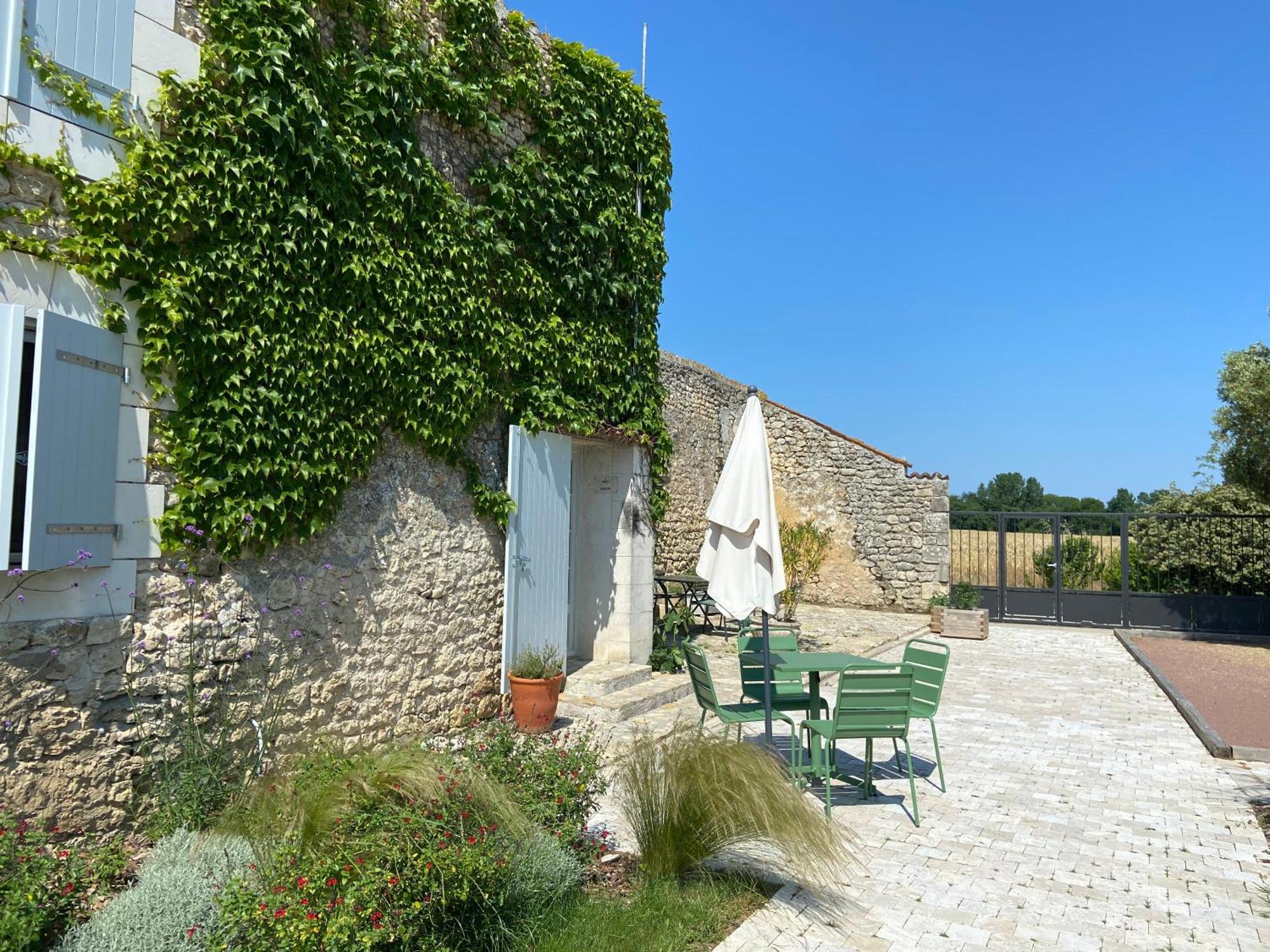 Chateau De Feusse Saint-Just-Luzac ภายนอก รูปภาพ